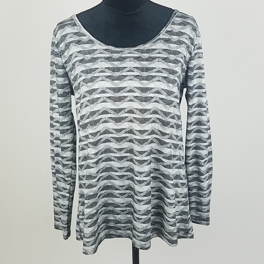 LuLaRoe women S Lynnae top geometric print long sleeve shirt round neck costal